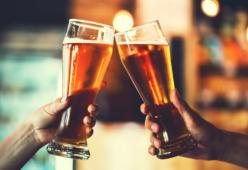 Comprano un biglietto aereo solo per bere una birra al pub dell'aeroporto