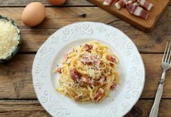 Se riesci a mangiare 1kg di spaghetti alla carbonara non paghi: la sfida 