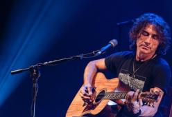 Ligabue dice addio a Mario, il barista citato in "Certe notti"
