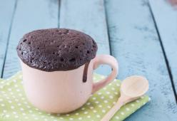 La Mug Cake sta spopolando: ecco come preparare (in pochi minuti) la torta in tazza al microonde