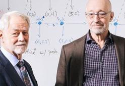 Suona il campanello e gli annuncia di aver vinto il Nobel per l'Economia: l'incredibile video