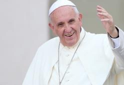 Il Vaticano chiede spiegazioni a Instagram sul like di Papa Francesco alla modella brasiliana