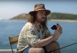 Niente viaggi perché qualcuno ha mangiato un pipistrello: lo spot australiano fa discutere