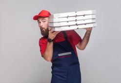 Da 10 anni un pensionato belga riceve ogni giorno pizza mai ordinata