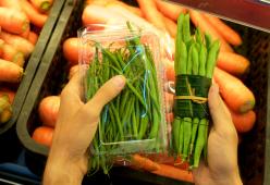 Stop agli imballaggi in plastica: l'UE sta cercando alternative sostenibili