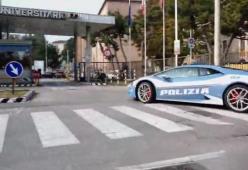 Polizia trasporta un rene in Lamborghini a 230 km/h e salva una vita