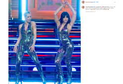 Ambra Angiolini sul palco con Michelle Hunziker per un commovente discorso sugli sbagli fatti 