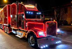 Il camion della Coca Cola fa tappa a Milano per Natale