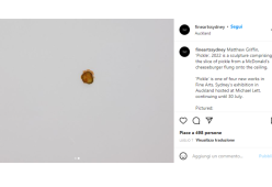 6000 euro per un’opera d’arte fatta con gli scarti del McDonald’s