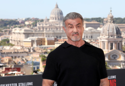 Sylvester Stallone a Roma visita i musei vaticani