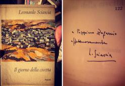 Trova nel cassonetto un romanzo con dedica autografata da Leonardo Sciascia