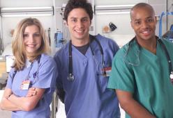 Scrubs elimina gli episodi con le scene di blackface (torneranno rieditati)