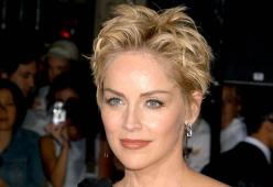 Sharon Stone e la confessione toccante: “Ho perso nove figli a causa di aborti spontanei”