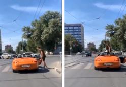 L'auto si ferma sulle strisce e il pedone fa una cosa bellissima: il video è virale