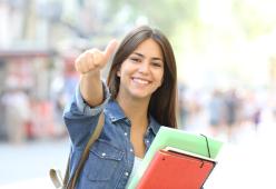 Bonus fino a 2.000 euro per i figli studenti: ecco i requisiti per averlo