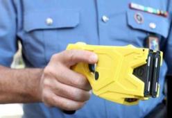 Il taser sarebbe stato approvato come dotazione alle Forze dell'Ordine italiane