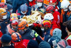 Terremoto in Turchia: bimba di 3 anni estratta viva dalla macerie dopo quasi 3 giorni