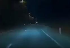 La Tesla schiva un animale di notte, il video incredibile
