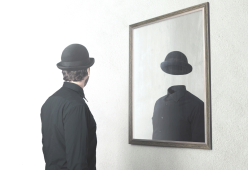 L’uomo col cappello, il protagonista dei peggiori incubi