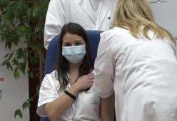 Costretta a chiudere i social per minacce l'infermiera, prima vaccinata d'Italia