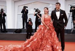 Beatrice Valli derubata dopo il red carpet di Venezia: “Hanno rubato tutto quello che avevamo”