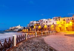Audio porno invece di musica natalizia per le strade: il Comune di Vieste sporge denuncia