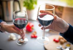 Vino e cioccolato, insieme per contrastare l’invecchiamento