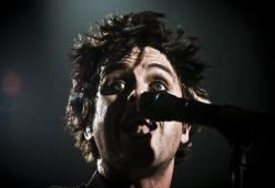 Billie Joe Armstrong: "Ho suonato gratis al matrimonio di Zuckerberg"
