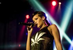 Rihanna: con Benzema meglio non affrettare i tempi
