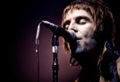 Liam Gallagher dirà "si" per la terza volta: sposerà Debbie Gwyther