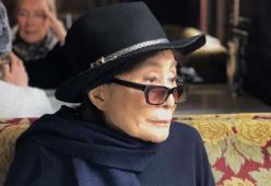 Yoko Ono sarebbe gravemente malata e su una sedia a rotelle 