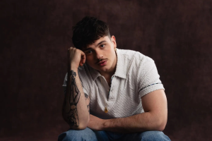 “Depresso fortunato”, il nuovo brano di Olly: testo e significato