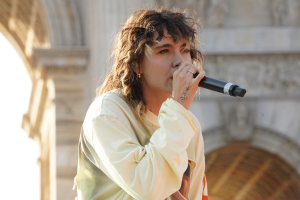 Madame si sfoga contro l’industria musicale: “Una macchina da soldi”