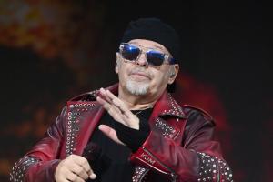 La terra trema nei Campi Flegrei: la potenza del concerto di Vasco