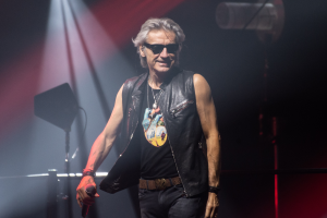 Ligabue perde un anello, fan glielo riconsegna: “Ve lo regalo”