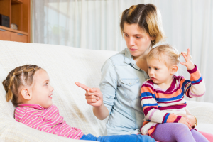 Le 3 regole educative “non convenzionali” di una mamma