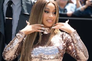 Cardi B: “Ho speso 12mila euro per un piercing, è finito nel water”