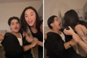 Maria Esposito e Silvia Uras si baciano in una diretta TikTok Maria Esposito e Silvia Uras si baciano in una diretta TikTok
