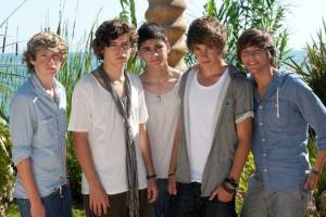 Louis Tomlinson: “Ci sono 50-60 brani inediti degli One Direction”