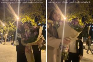 Coppia si filma romanticamente a Barcellona: dal nulla appare Messi 