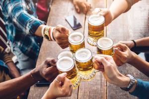 Non la Gen Z: sono i Millennials la generazione che beve di più!