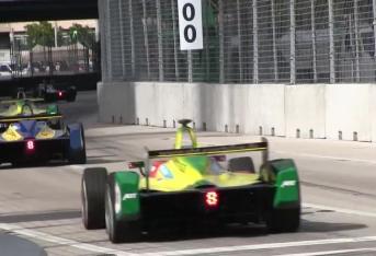 Vicky: rap, dance e Gran Prix.. nella Magic City!