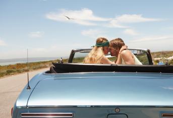 Sesso in auto? Noi italiani siamo i campioni d'Europa!