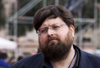 Adinolfi sul caso Dj Fabo: “Hitler almeno i disabili li eliminava gratis”. E Facebook lo sospende