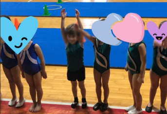 Bimbo discriminato alla gara di ginnastica artistica: “È solo per femmine”