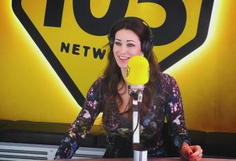 Manuela Arcuri a 105 Take Away: "A San Valentino sarò da sola"