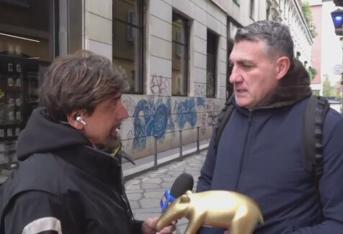 Bobo Vieri riceve il Tapiro: “Canalis? È vero, mi ha sputato”