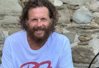 Jovanotti shock: “Femore non riallineato, ho una gamba più corta”