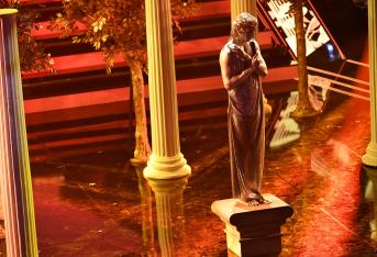 Achille rappresenta il pop duettando con Emma a Sanremo 2021