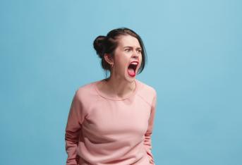 Le donne con un “brutto” carattere fanno scelte più intelligenti
